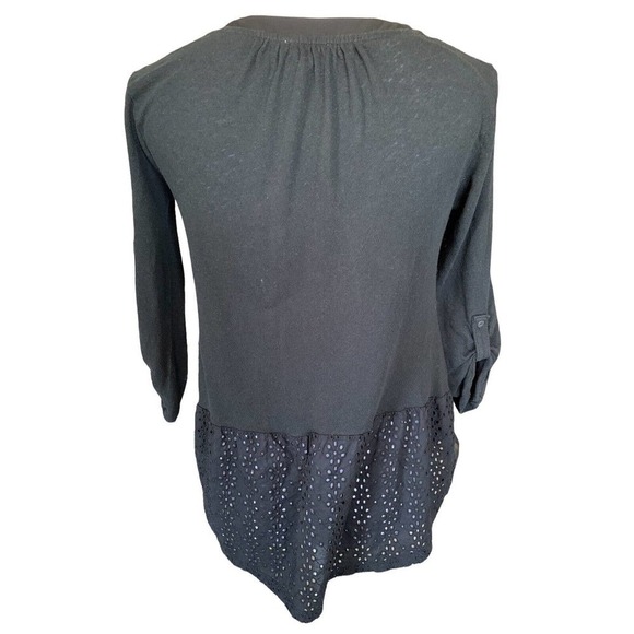 Anthropologie Meadow Rue XS Top Shirt Black Tab Roll Sleeves V-Neck Eyelet Lace - Picture 2 of 9